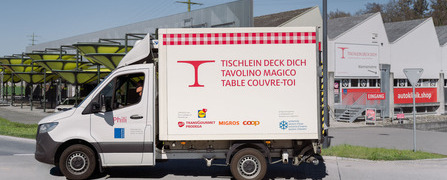 Foodsave-Shuttle der Hilfsorganisation Tischlein deck dich am Standort Staufen, das gerettete Lebensmittel zu armutsbetroffenen Menschen bringt und so einen Beitrag gegen Food Waste leistet.